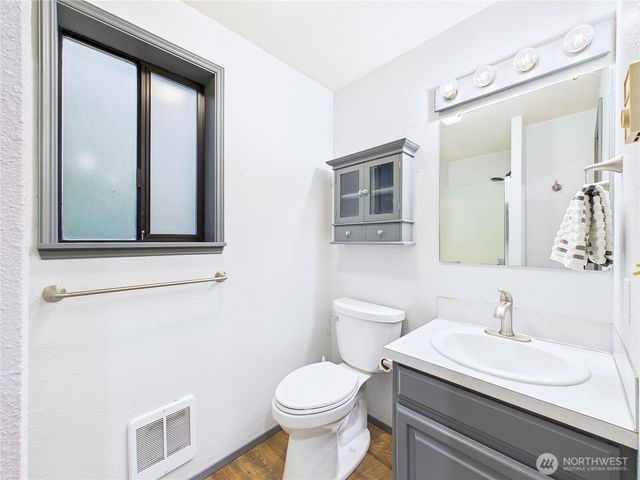 1341 E Beaver Avenue, Shelton, WA 98584