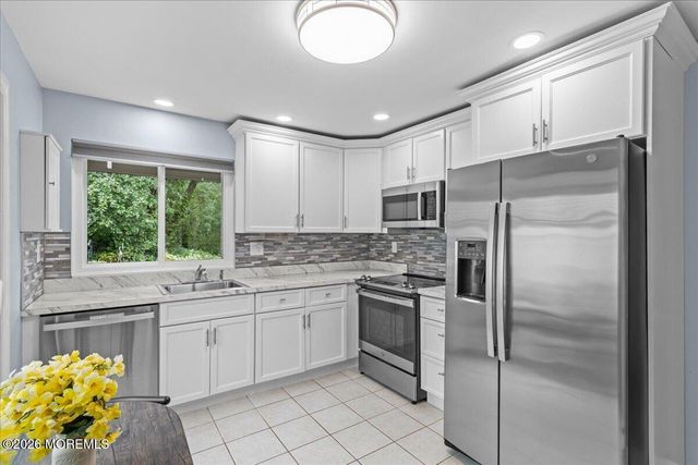 492 A New Castle Court, Manchester, NJ 08759