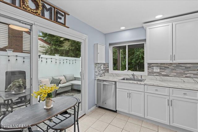 492 A New Castle Court, Manchester, NJ 08759