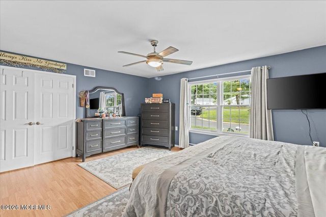 492 A New Castle Court, Manchester, NJ 08759