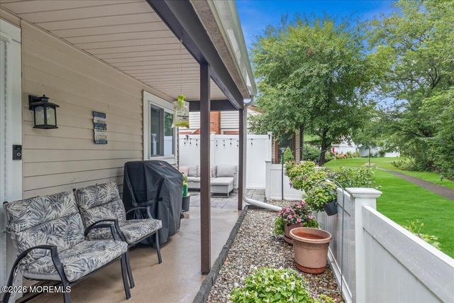 492 A New Castle Court, Manchester, NJ 08759
