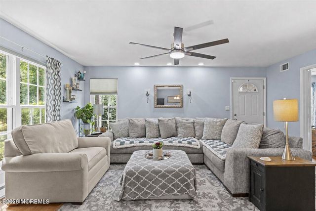 492 A New Castle Court, Manchester, NJ 08759