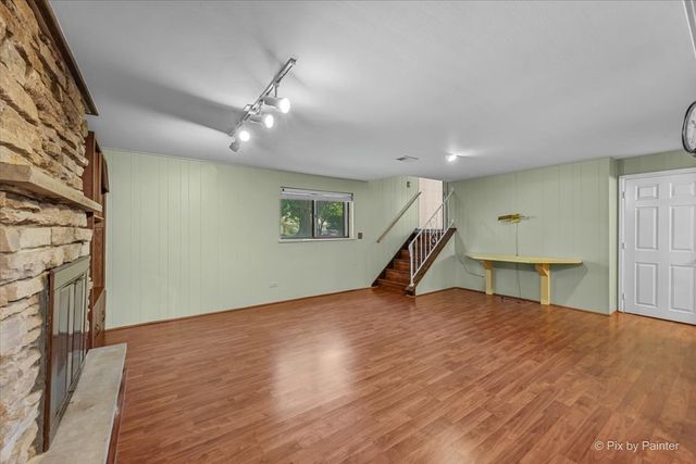 602 E Hackberry Drive, Arlington Heights, IL 60004
