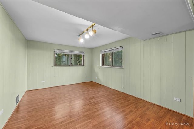 602 E Hackberry Drive, Arlington Heights, IL 60004