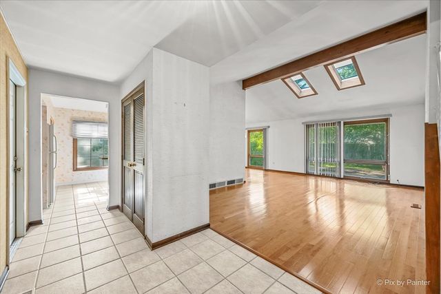 602 E Hackberry Drive, Arlington Heights, IL 60004