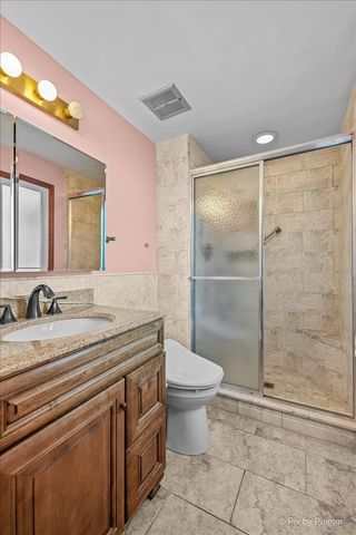 602 E Hackberry Drive, Arlington Heights, IL 60004