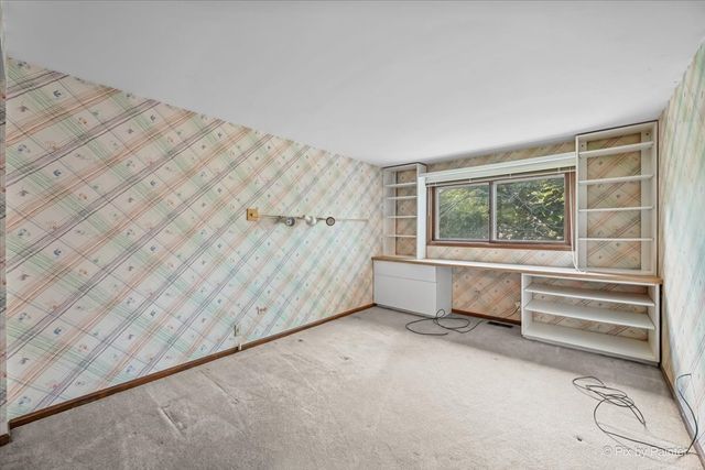 602 E Hackberry Drive, Arlington Heights, IL 60004