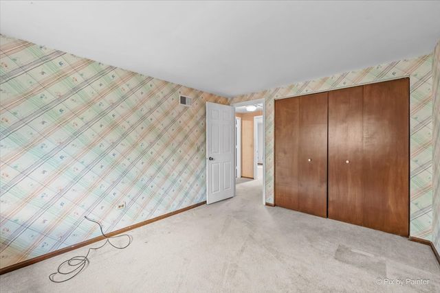 602 E Hackberry Drive, Arlington Heights, IL 60004