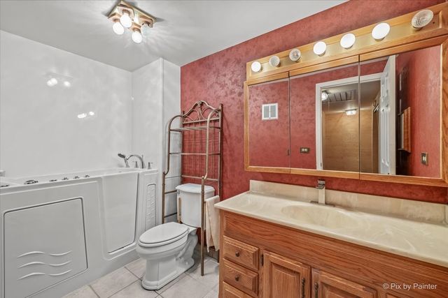 602 E Hackberry Drive, Arlington Heights, IL 60004