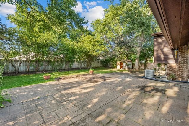 602 E Hackberry Drive, Arlington Heights, IL 60004