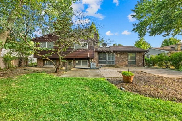 602 E Hackberry Drive, Arlington Heights, IL 60004