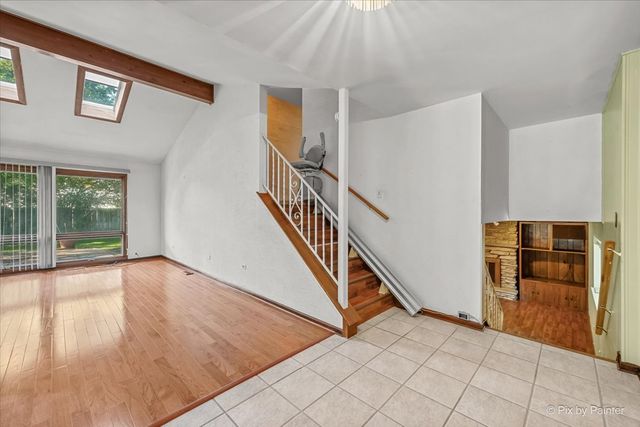 602 E Hackberry Drive, Arlington Heights, IL 60004