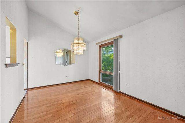 602 E Hackberry Drive, Arlington Heights, IL 60004