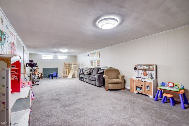 7815 Parmaview Lane, Parma, OH 44134