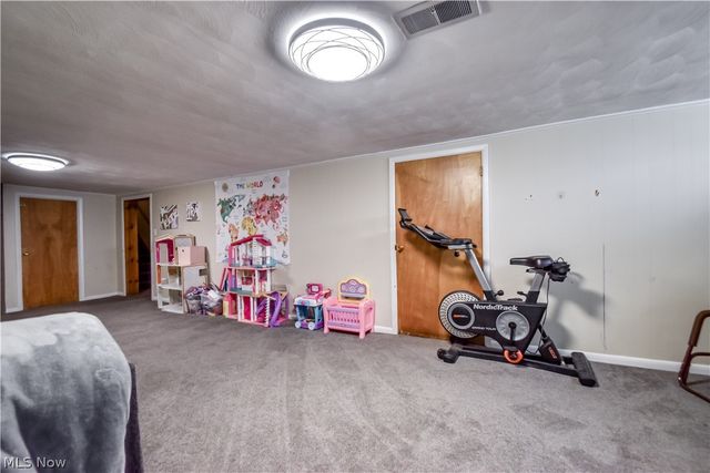 7815 Parmaview Lane, Parma, OH 44134