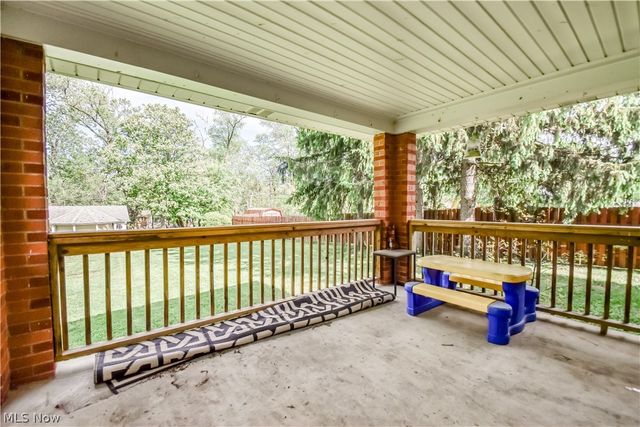 7815 Parmaview Lane, Parma, OH 44134