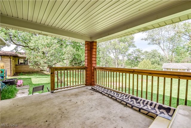 7815 Parmaview Lane, Parma, OH 44134