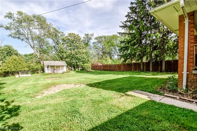 7815 Parmaview Lane, Parma, OH 44134