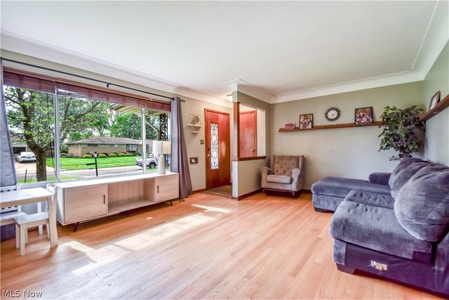 7815 Parmaview Lane, Parma, OH 44134