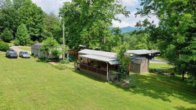 6990 Clarence Nichols Road, Young Harris, GA 30582