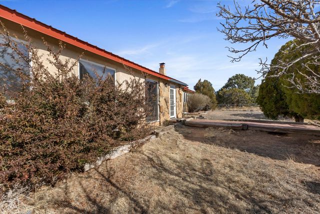 42 Coyote Crossing, Santa Fe, NM 87508