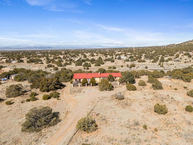 42 Coyote Crossing, Santa Fe, NM 87508