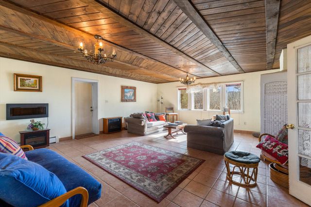 42 Coyote Crossing, Santa Fe, NM 87508