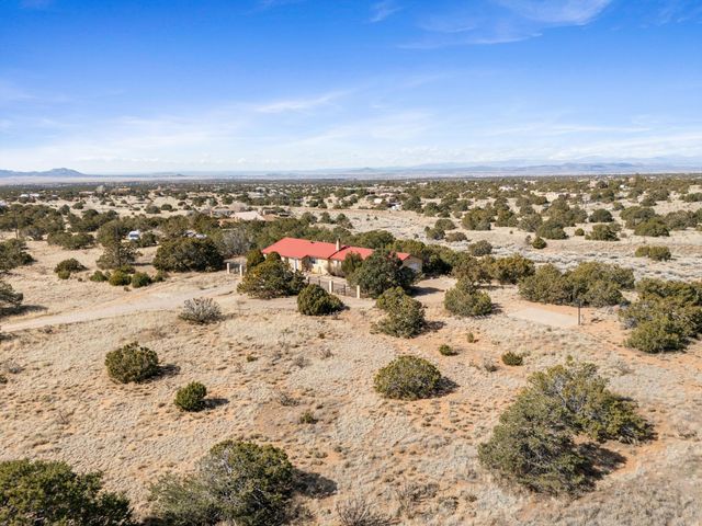42 Coyote Crossing, Santa Fe, NM 87508