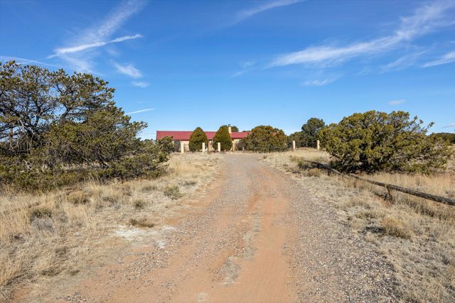 42 Coyote Crossing, Santa Fe, NM 87508