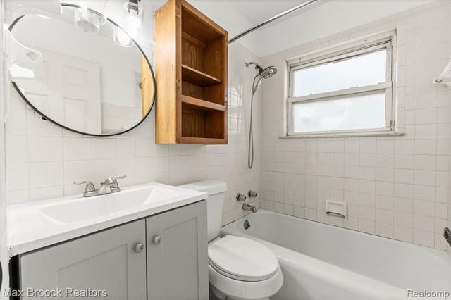 291 Michigan Avenue, Pontiac, MI 48342