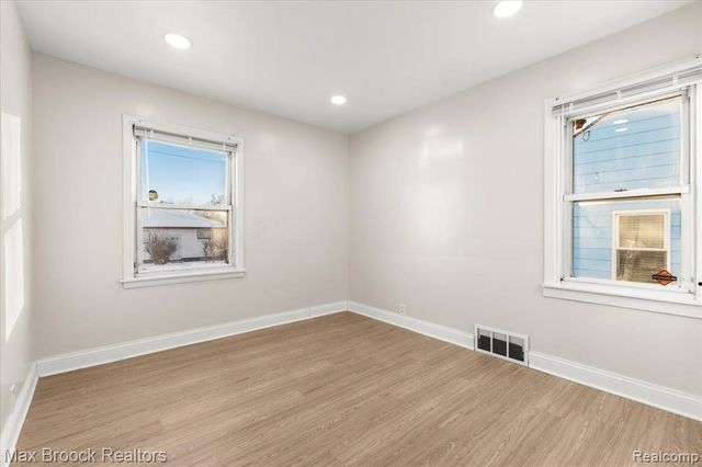 291 Michigan Avenue, Pontiac, MI 48342