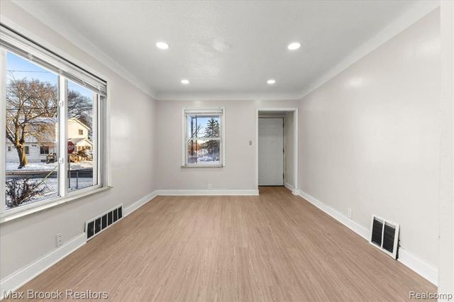 291 Michigan Avenue, Pontiac, MI 48342