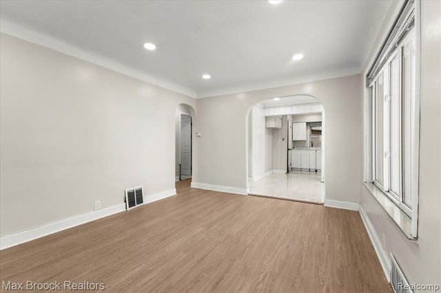 291 Michigan Avenue, Pontiac, MI 48342