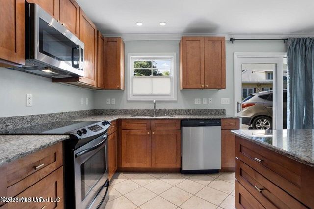808 Desoto Street, 7, Ocean Springs, MS 39564