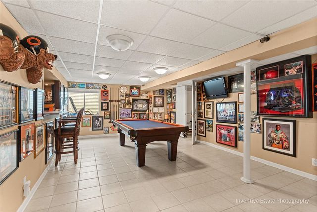 483 Glover Drive, North Aurora, IL 60542