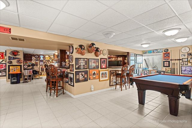 483 Glover Drive, North Aurora, IL 60542