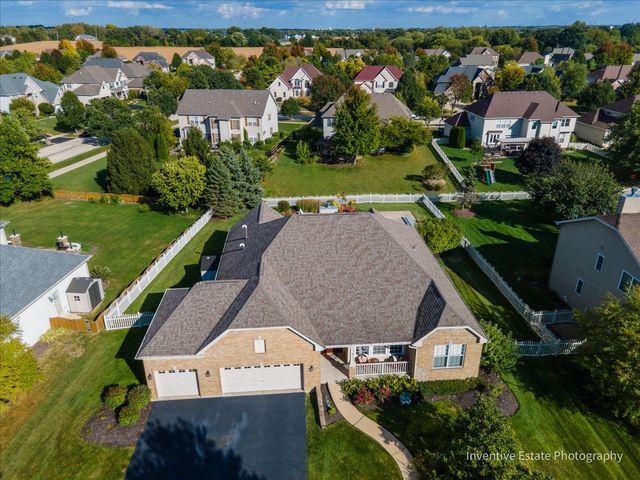 483 Glover Drive, North Aurora, IL 60542