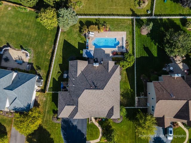 483 Glover Drive, North Aurora, IL 60542