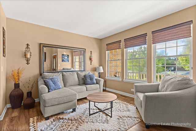 483 Glover Drive, North Aurora, IL 60542
