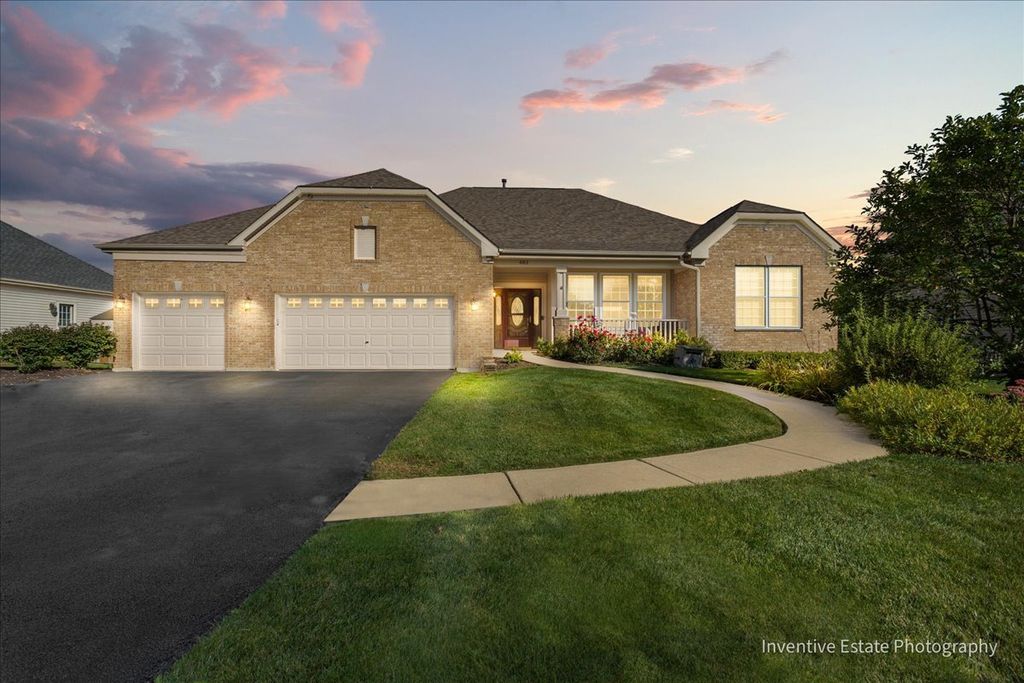 483 Glover Drive, North Aurora, IL 60542