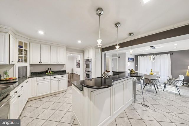 5301 GOLDSBORO RD, Bethesda, MD 20817