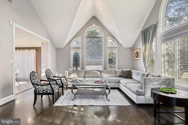 5301 GOLDSBORO RD, Bethesda, MD 20817