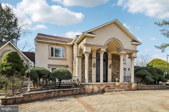 5301 GOLDSBORO RD, Bethesda, MD 20817