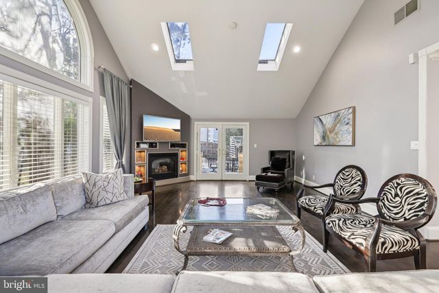 5301 GOLDSBORO RD, Bethesda, MD 20817