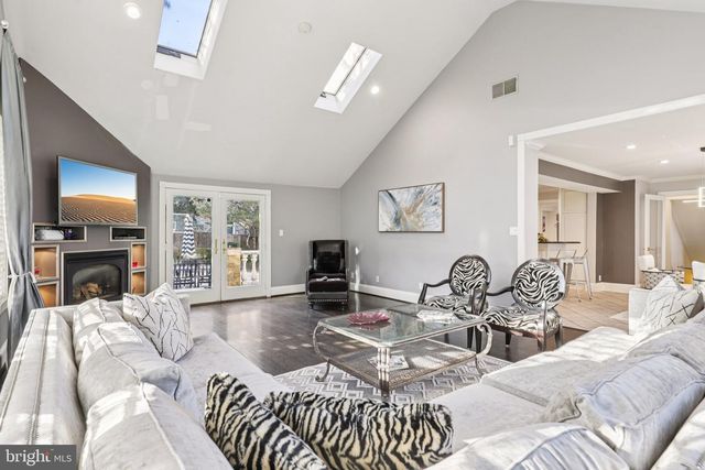 5301 GOLDSBORO RD, Bethesda, MD 20817