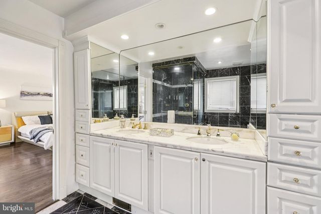 5301 GOLDSBORO RD, Bethesda, MD 20817