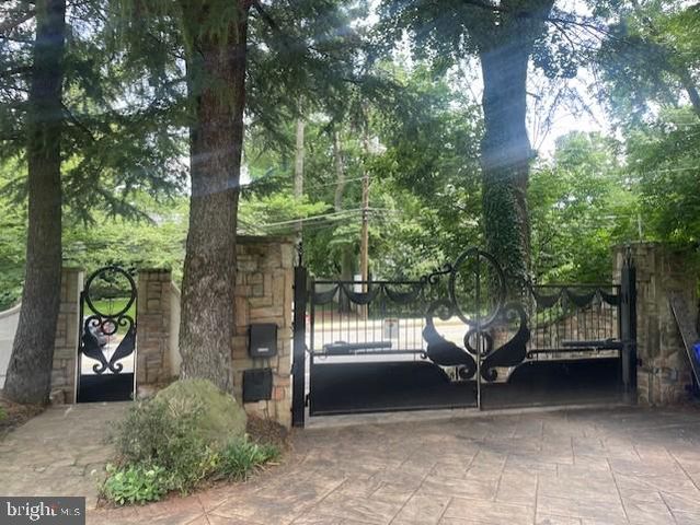 5301 GOLDSBORO RD, Bethesda, MD 20817