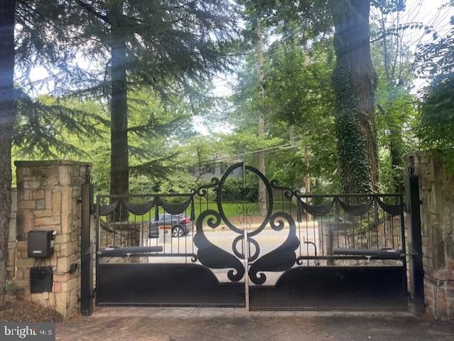 5301 GOLDSBORO RD, Bethesda, MD 20817