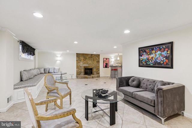 5301 GOLDSBORO RD, Bethesda, MD 20817