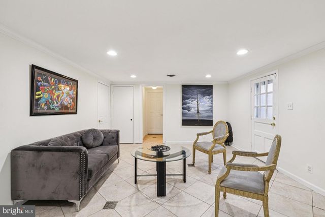 5301 GOLDSBORO RD, Bethesda, MD 20817